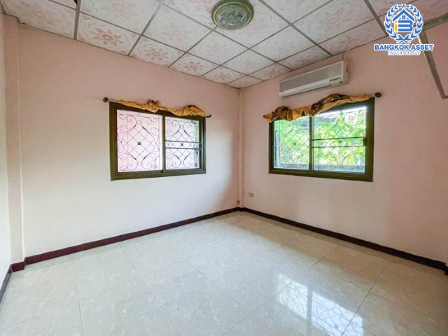 *****บ้านเดี่ยวมือสองย่านสมุทรปราการ ม.ซอยหลอดปิ้ง ประชาอุทิศ 90 เนื้อที่กว้างขวางถึง 67 ตร.ว. ฟังก์ชัน 4 ห้องนอน 2 ห้องน้ำ 2 ที่จอดรถ แถมฟรี! 5 เครื่องปรับอากาศ สภาพดี บนทำเลแห่งการเดินทาง เชื่อมต่อถ.ประชาอุทิศ-วัดคู่สร้าง, ถ.กาญจนาภิเษก